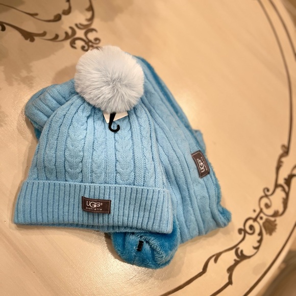 - UGG Sweather Weather Sky Blue  Fleece  pom pom hat infinity scarf set NWT - Picture 4 of 15